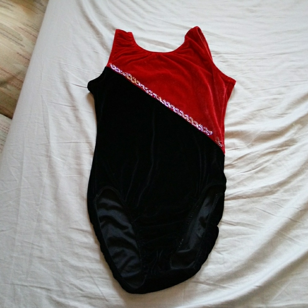 Snowflake designs size large velour leotard